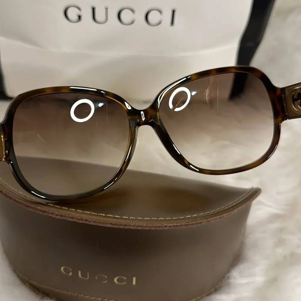 💯Authentic Gucci Sunglasses with Box🍀